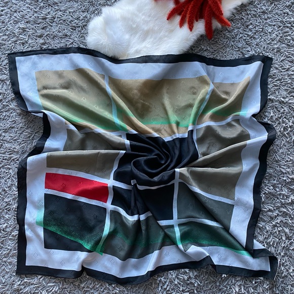 Vintage Silk Accessories - Chic Geometric Silk Scarf